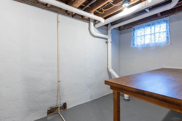 820 N Johnson St, Bay City, MI 48708 - view of basement