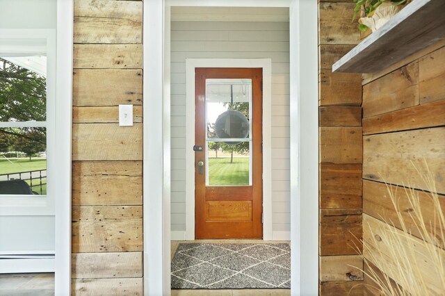 1105 W Genesee St, Frankenmuth, MI 48734 - entrance to property with a baseboard heating unit