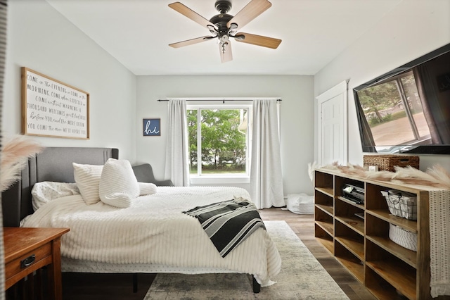 1105 W Genesee St, Frankenmuth, MI 48734 - bedroom featuring wood finished floors and a ceiling fan
