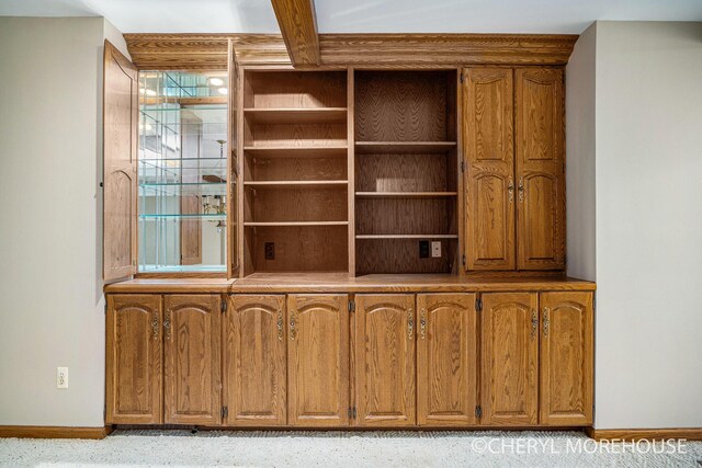 6555 Waybridge Dr SE, Grand Rapids, MI 49546 - detailed view of baseboards