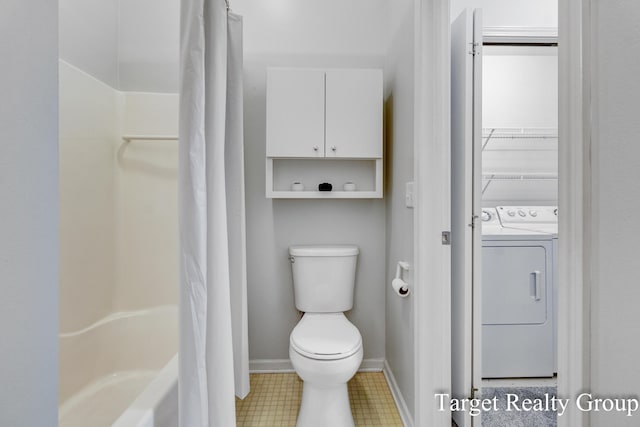 271 Rolling Greene Dr NW, Grand Rapids, MI 49534 - bathroom featuring washer and dryer and shower / tub combo