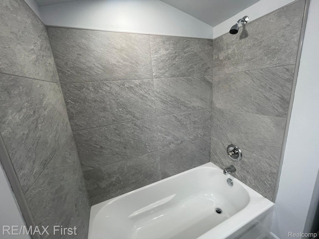 21128 Kenmore Ave, Harper Woods, MI 48225 - full bath featuring shower / bath combination