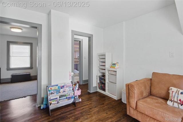1390 W Blvd, Berkley, MI 48072 - living area with wood finished floors and baseboards