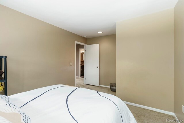 5156 Chestershire Ct, West Bloomfield, MI 48322 - bedroom featuring light carpet and recessed lighting