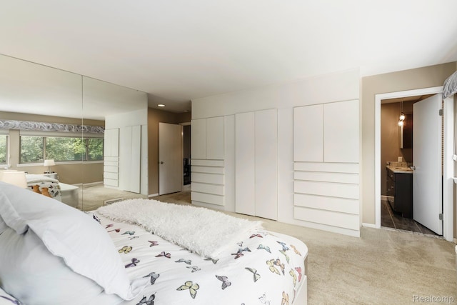 5156 Chestershire Ct, West Bloomfield, MI 48322 - bedroom featuring light carpet and baseboards