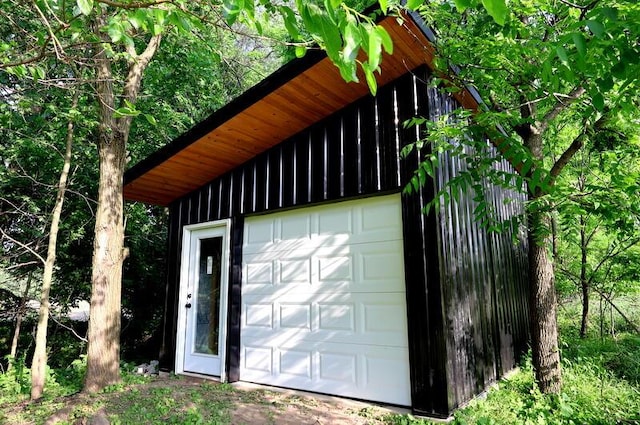 103 Cottonwood Ct, Litchfield, MI 49252 - view of garage
