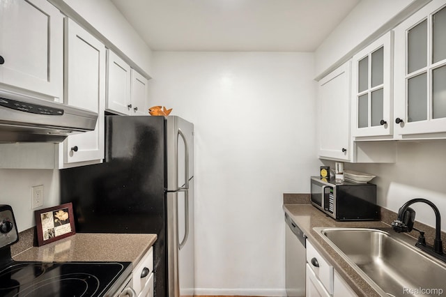 411 S Old Woodward Ave Unit 1007, Birmingham, MI 48009 - kitchen featuring stainless steel appliances, white cabinets, and glass insert cabinets