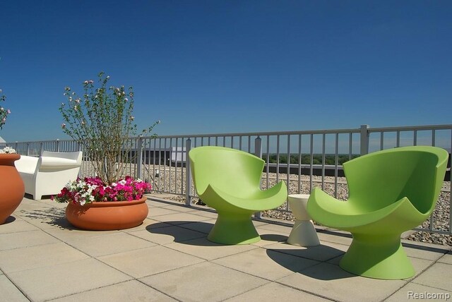 411 S Old Woodward Ave Unit 1007, Birmingham, MI 48009 - view of patio / terrace