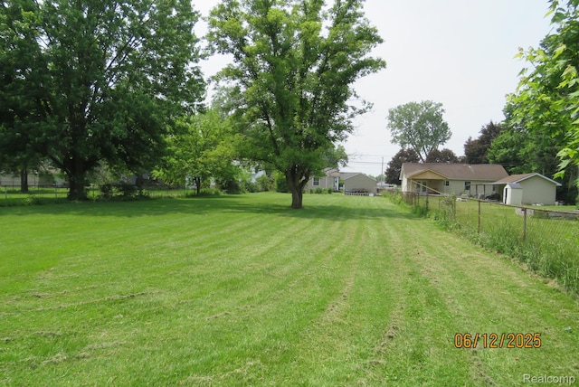 10571 Baraga St, Taylor, MI 48180 - view of yard