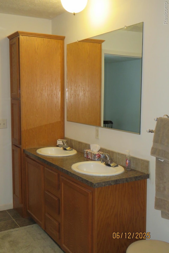 10571 Baraga St, Taylor, MI 48180 - bathroom with double vanity