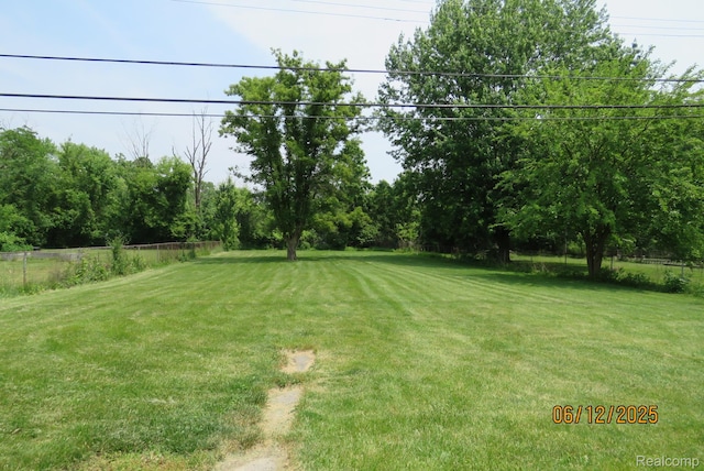 10571 Baraga St, Taylor, MI 48180 - view of yard