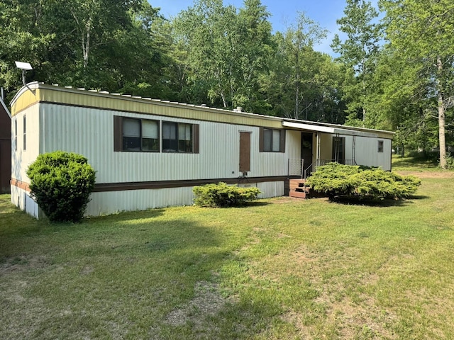 1321 Ziggy Rd, Farwell, MI 48622 - manufactured / mobile home with a front yard