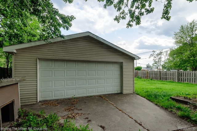 11954 Timken Ave, Warren, MI 48089 - view of detached garage