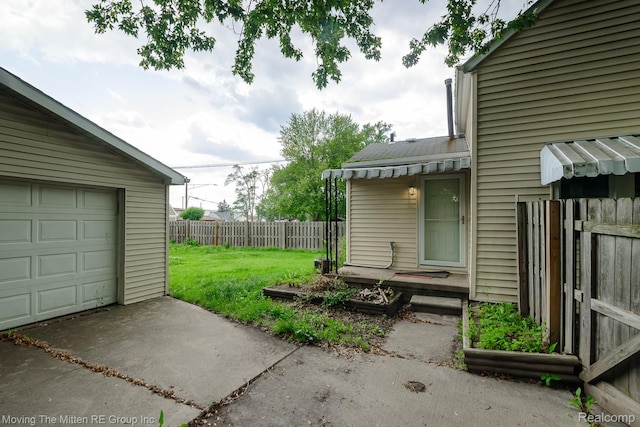 11954 Timken Ave, Warren, MI 48089 - view of yard with a garage