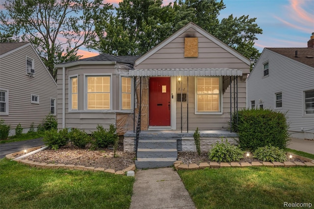 852 Cambridge Rd, Berkley, MI 48072 - view of front facade with a porch and cooling unit