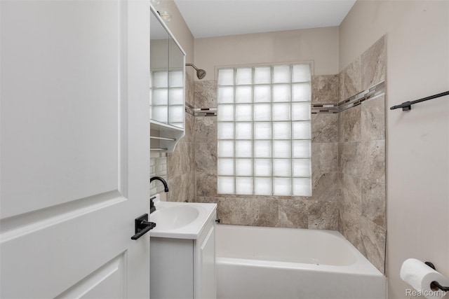 852 Cambridge Rd, Berkley, MI 48072 - bathroom with vanity and shower / tub combination