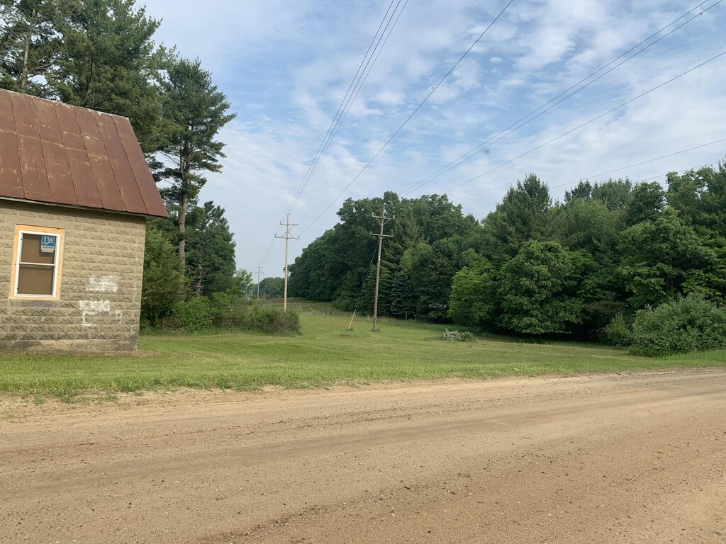 7193 E E 72nd St, Newaygo, MI 49337 - view of dirt / gravel road