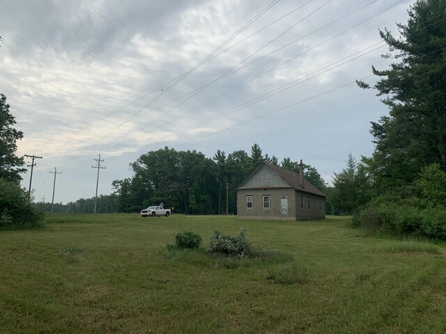 7193 E E 72nd St, Newaygo, MI 49337 - view of green lawn