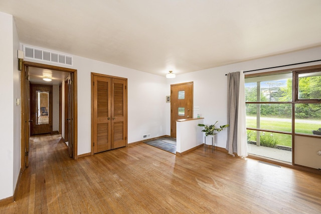 30151 Westfield St, Farmington Hills, MI 48334 - unfurnished room featuring light wood finished floors