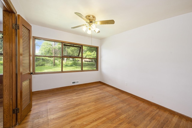 30151 Westfield St, Farmington Hills, MI 48334 - empty room featuring light wood-style flooring and a ceiling fan