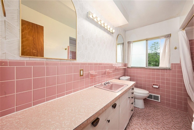 30151 Westfield St, Farmington Hills, MI 48334 - full bath featuring vanity, tile walls, a wainscoted wall, and a shower with shower curtain