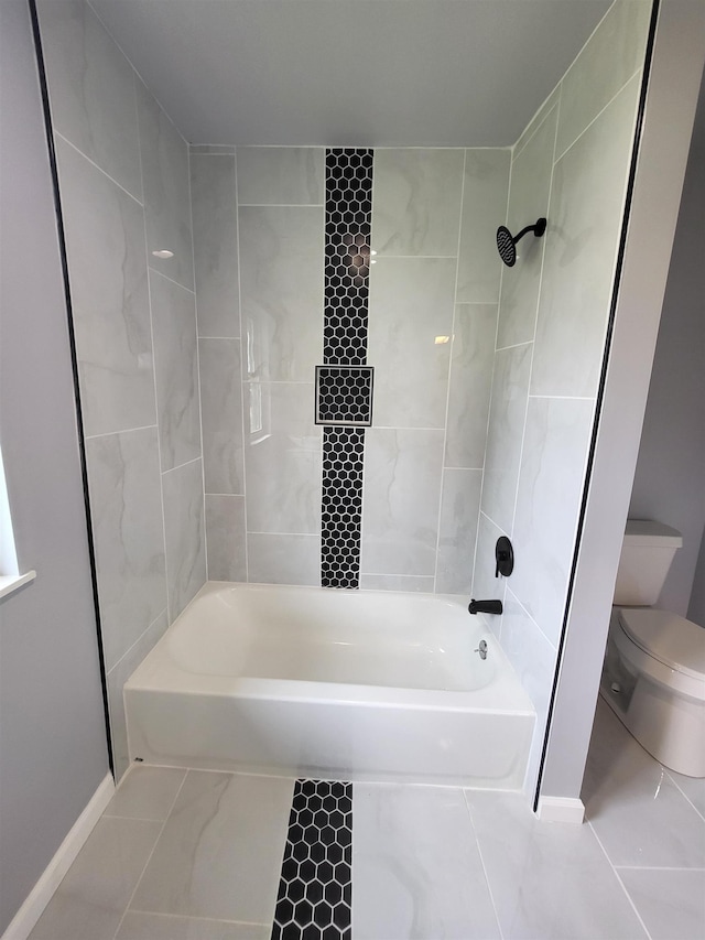 3456 N Irish Rd, Davison, MI 48423 - bathroom with toilet and shower / bath combination