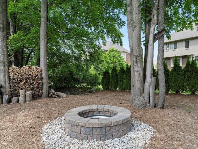 13531 Brampton Ct, Utica, MI 48315 - view of yard featuring a fire pit