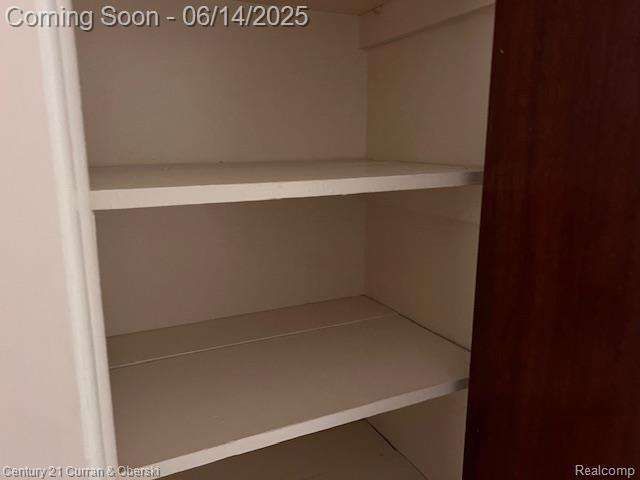 6423-25 Evergreen Rd, Detroit, MI 48228 - view of closet