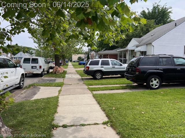 6423-25 Evergreen Rd, Detroit, MI 48228 - view of grassy yard