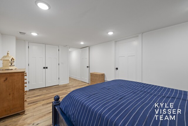 3 Woodward Ln SE, Grand Rapids, MI 49506 - bedroom featuring light wood-type flooring, recessed lighting, and a closet