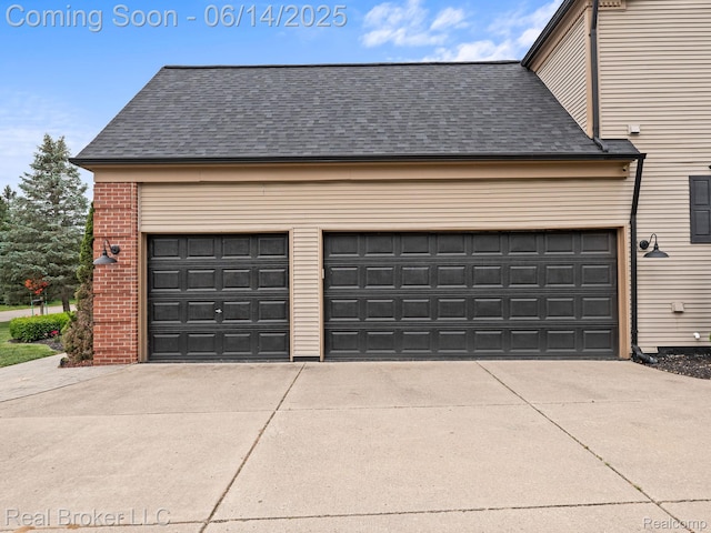 7235 Goldenrod Ct, Brighton, MI 48116 - garage with concrete driveway