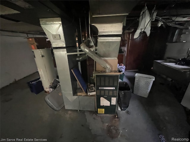 6334HERFORD Hereford St, Grosse Pointe, MI 48224 - utility room with gas water heater
