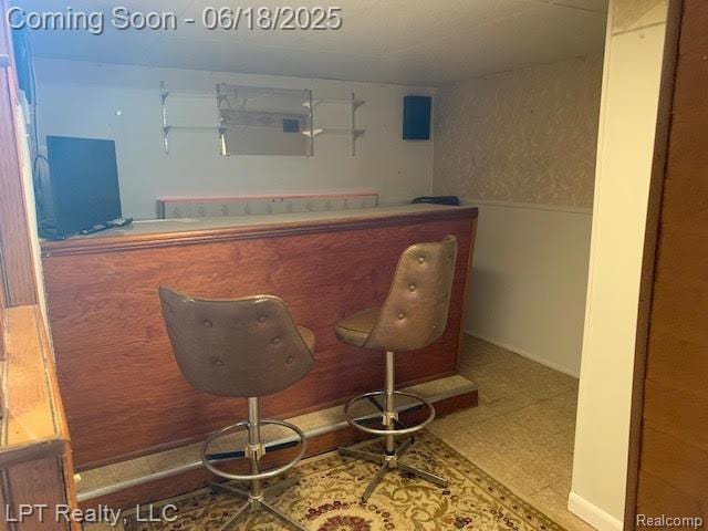 1811 Goddard Rd, Lincoln Park, MI 48146 - indoor dry bar featuring baseboards