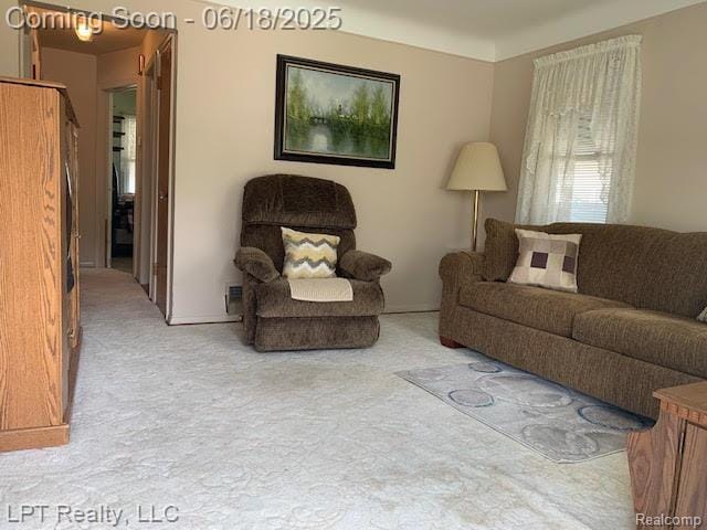 1811 Goddard Rd, Lincoln Park, MI 48146 - living area featuring light carpet