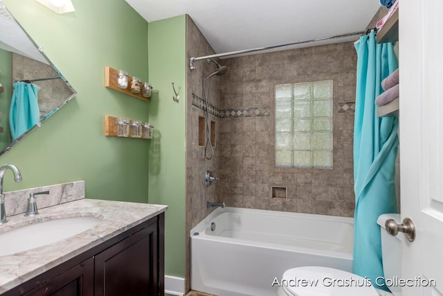 1142 Orchard Ave SE, Grand Rapids, MI 49506 - full bath with shower / tub combo and vanity