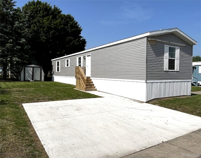 1029 Raven Dr, Bay City, MI 48706 - photo 2