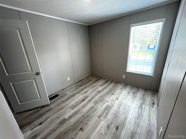 1029 Raven Dr, Bay City, MI 48706 - photo 17