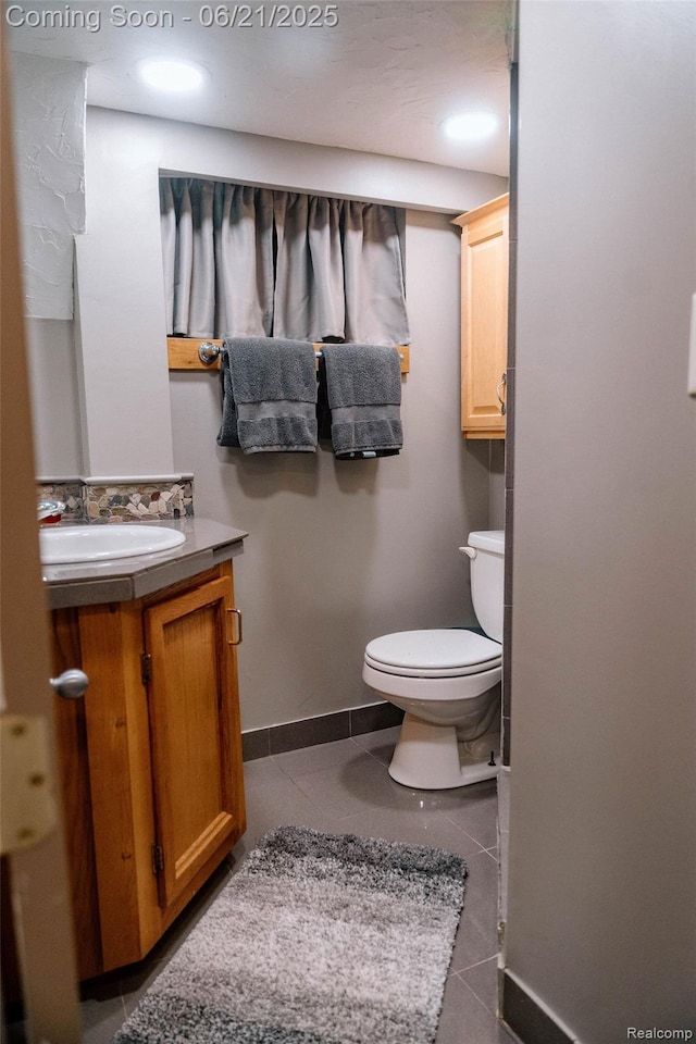 619 E Farnum Ave, Royal Oak, MI 48067 - half bath with vanity and tile patterned floors