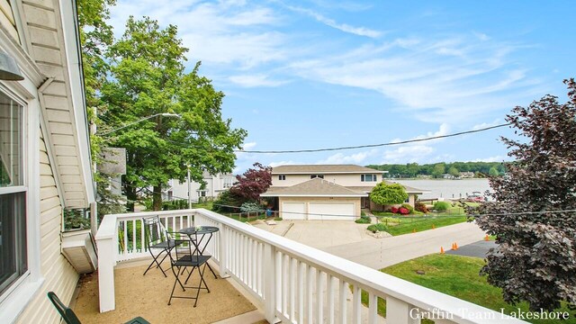 1194 Beach Dr, Holland, MI 49423 - view of balcony