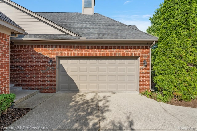 4013 Ardsley Ct, Clarkston, MI 48348 - garage with driveway