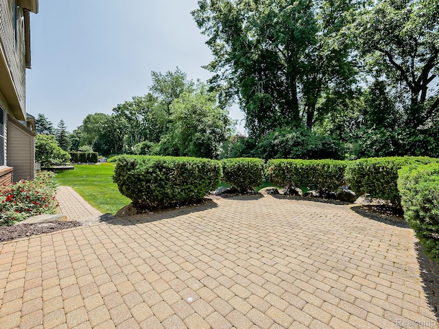 8595 Eastway Dr, White Lake, MI 48386 - view of patio