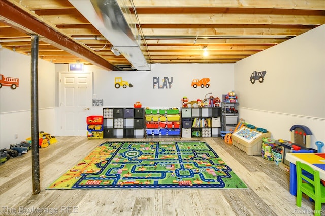 1484 E Baldwin Rd, Grand Blanc, MI 48439 - rec room featuring wood finished floors