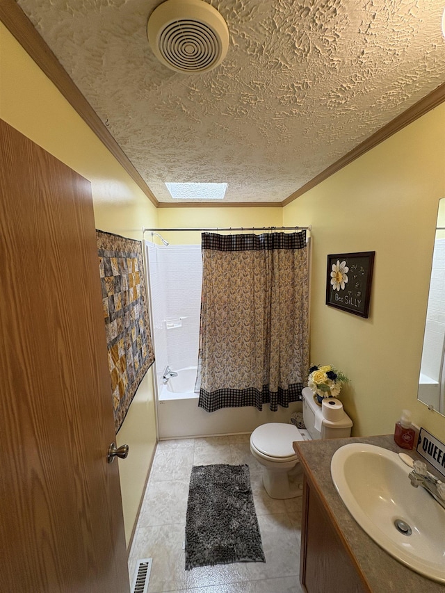 9233 Gary Rd, Chesaning, MI 48616 - bathroom with vanity, a textured ceiling, shower / tub combo with curtain, and crown molding