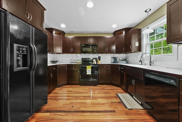 11888 Many Oaks Dr, Interlochen, MI 49643