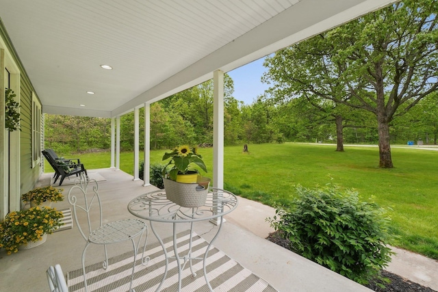 11888 Many Oaks Dr, Interlochen, MI 49643
