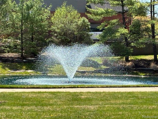 7304 Colchester Ln, West Bloomfield, MI 48322 - surrounding community with a water view
