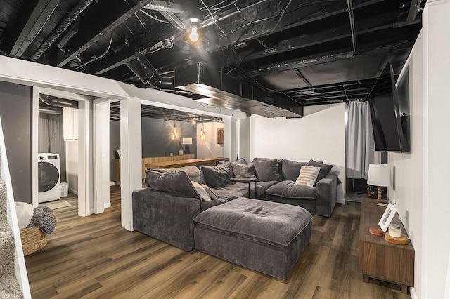 1248 Fisk Rd SE, Grand Rapids, MI 49506 - living room featuring wood finished floors and washer / clothes dryer
