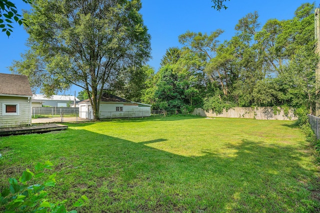 55146 M 51 N, Dowagiac, MI 49047 - view of fenced backyard