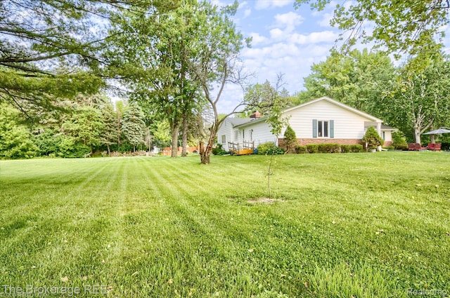 1038 Cora Dr, Flint, MI 48532 - view of grassy yard