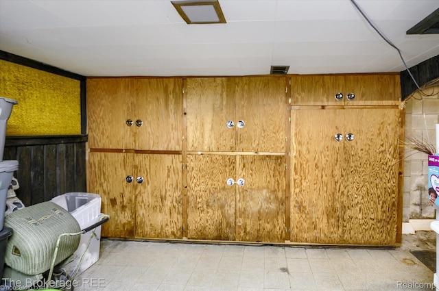 1038 Cora Dr, Flint, MI 48532 - view of storage area